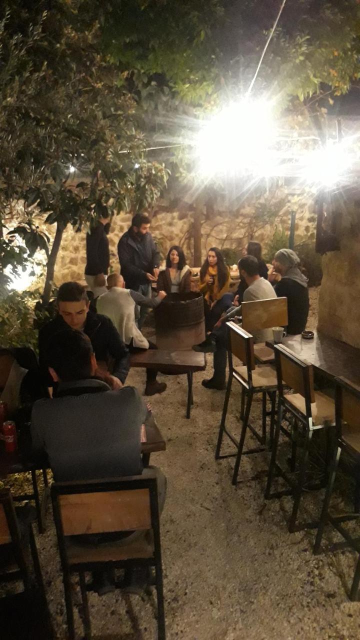 Kuyu Beergarden Hostel Antalya Buitenkant foto